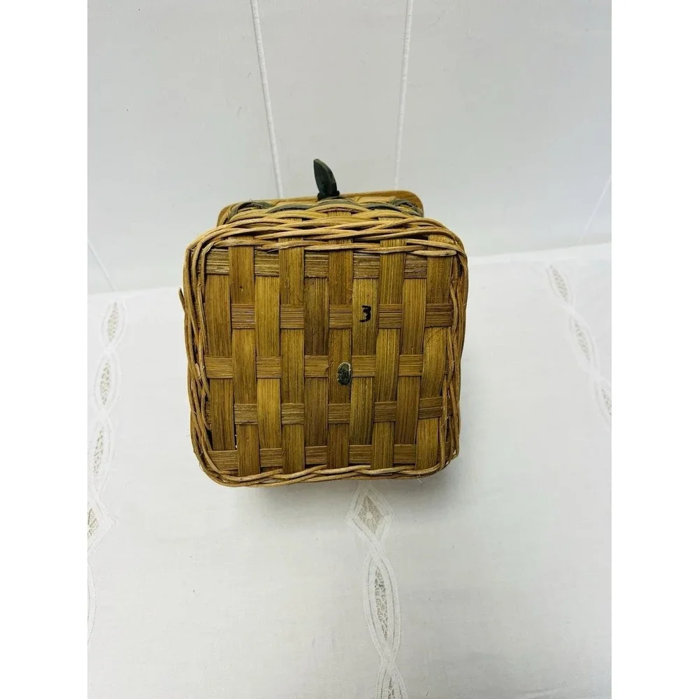 VTG Farmhouse Woven Wood‎ Tissue Box Basket Country Heart Decor Storage Novelty